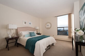 Chancellor Court in Vancouver, BC - Building Photo - Building Photo