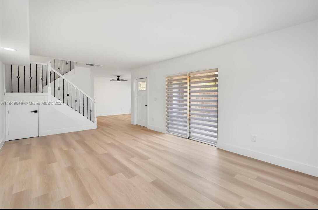 6715 W 24th Ct in Hialeah, FL - Building Photo