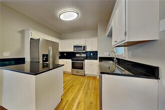 44 Oak Landing Ct S in Douglasville, GA - Building Photo - Building Photo