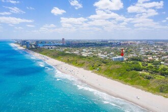 601 N Ocean Blvd in Boca Raton, FL - Building Photo - Building Photo