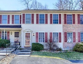 809 Rockwood Dr in Elizabethtown, PA - Building Photo