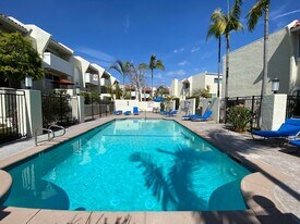 423 2nd St in Hermosa Beach, CA - Building Photo