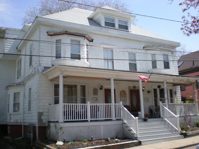 11-13 Oneida St in Lynn, MA - Foto de edificio - Building Photo