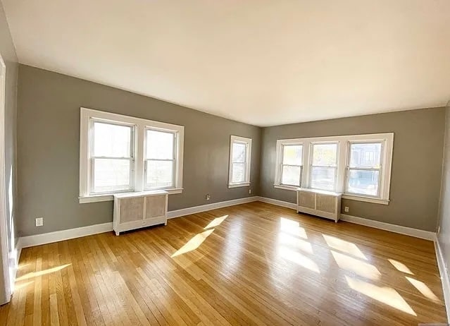 51 W Homestead Ave, Unit 1 in Palisades Park, NJ - Foto de edificio - Building Photo