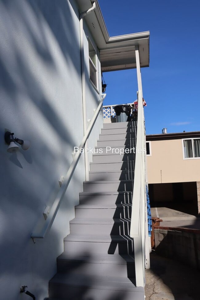 650 Laine St in Monterey, CA - Building Photo - Building Photo