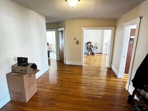 1694 Commonwealth Ave, Unit 2 in Boston, MA - Building Photo - Building Photo