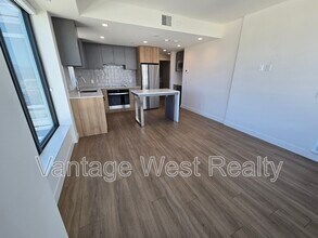 3699 Capozzi Rd in Kelowna, BC - Building Photo - Building Photo