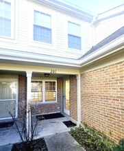 201 Rob Roy Ct in Schaumburg, IL - Building Photo - Building Photo