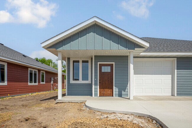 2019 Essler Dr in St. Peter, MN - Building Photo - Building Photo