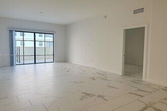 101 E Camino Real, Unit 517 in Boca Raton, FL - Building Photo - Building Photo