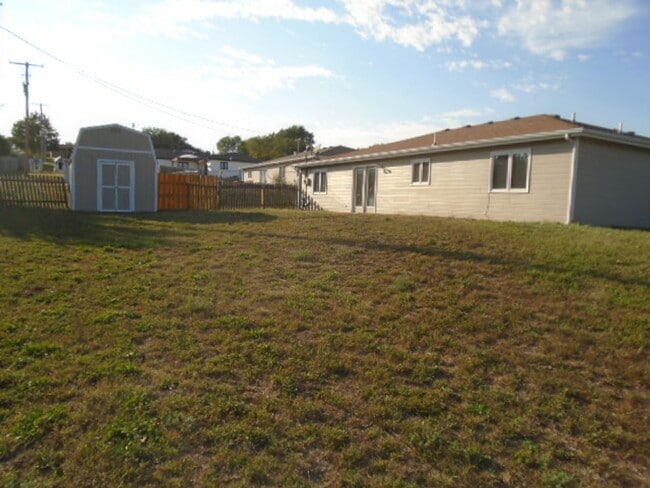 211 William Dr in Ogden, KS - Building Photo - Building Photo