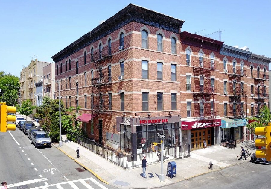 4124 8th Ave in Brooklyn, NY - Building Photo