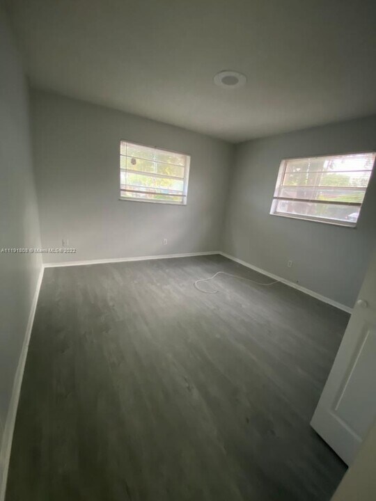 5425 NW 16th Ct-Unit -0 in Fort Lauderdale, FL - Foto de edificio