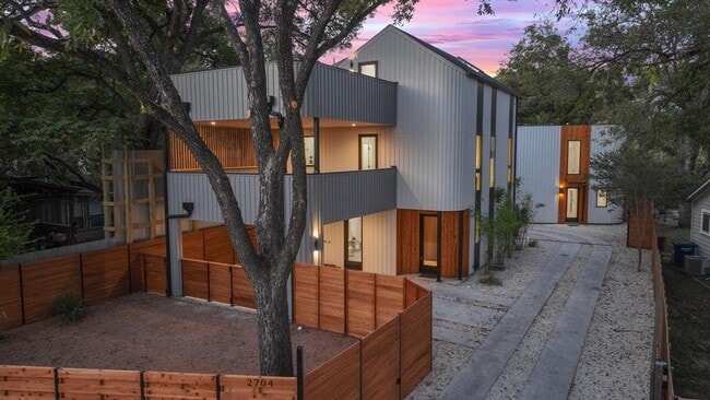 property at 2704 Canterbury St