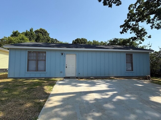 property at 617 Ross Ave