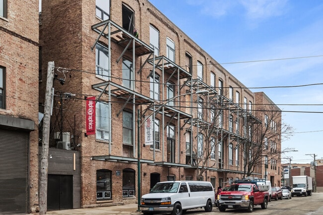 property at 813 W Evergreen Ave