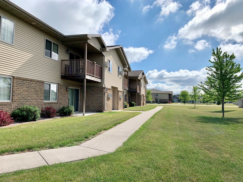 Willow Estates in Plover, WI - Building Photo