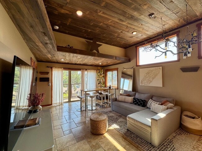 property at 280 San Benito Rd