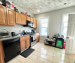 157 E Cottage St, Unit 1 in Boston, MA - Building Photo