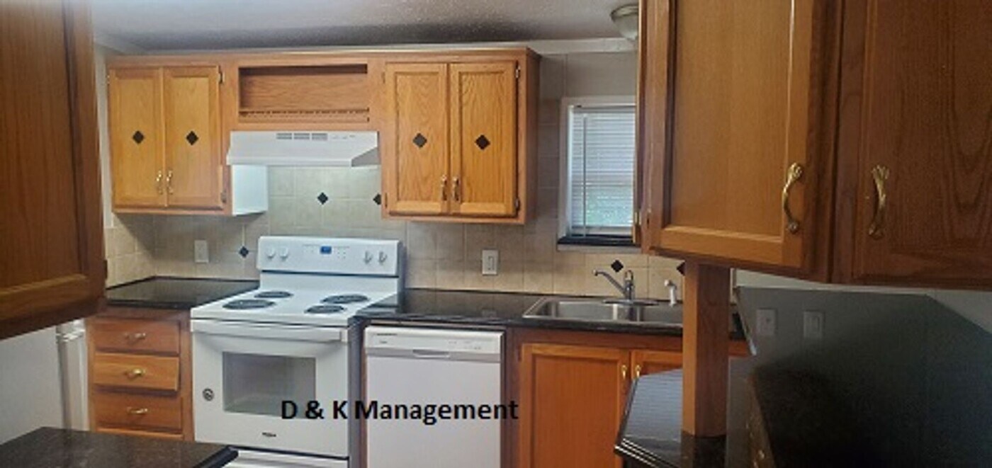 3415 Compton St in Knoxville, TN - Building Photo