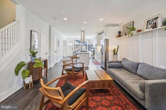 416 Longfellow St NW in Washington, DC - Building Photo - Building Photo