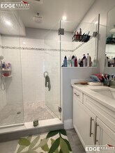 64 North Beacon St, Unit 1 in Boston, MA - Foto de edificio - Building Photo