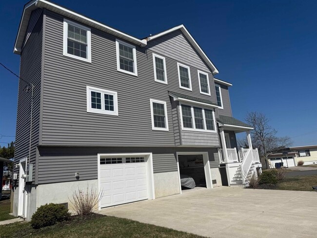 property at 101 W Beach Ave