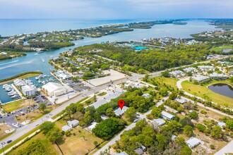 7066 York St in Englewood, FL - Building Photo - Building Photo