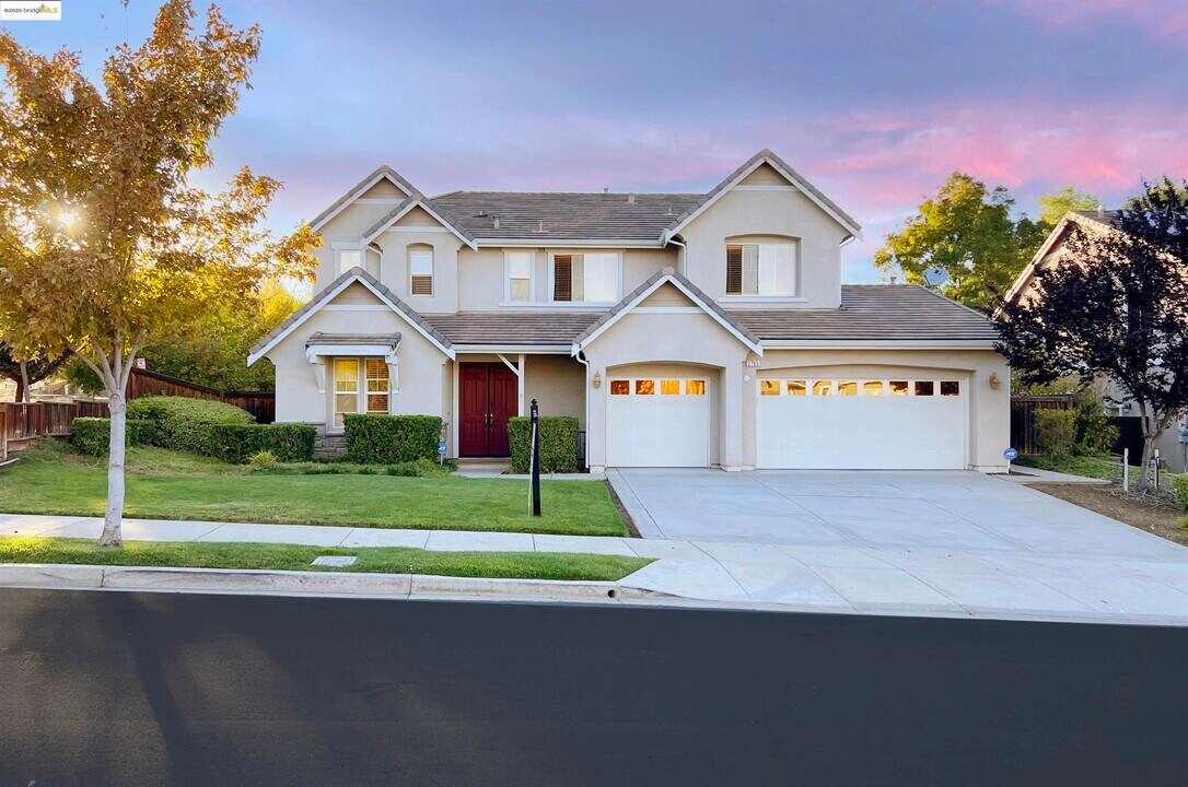 2765 St Andrews Dr in Brentwood, CA - Building Photo