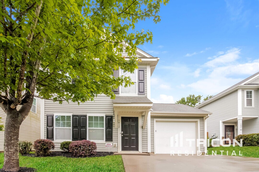1017 Joselynn Drive in Gastonia, NC - Building Photo