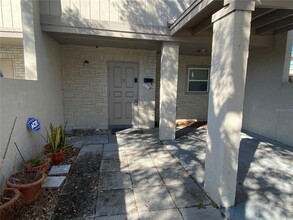 5152 Tennis Ct Cir in Tampa, FL - Building Photo - Building Photo