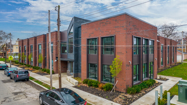 Columbus Scholar for Former Foster Youth in Columbus, OH - Foto de edificio - Building Photo