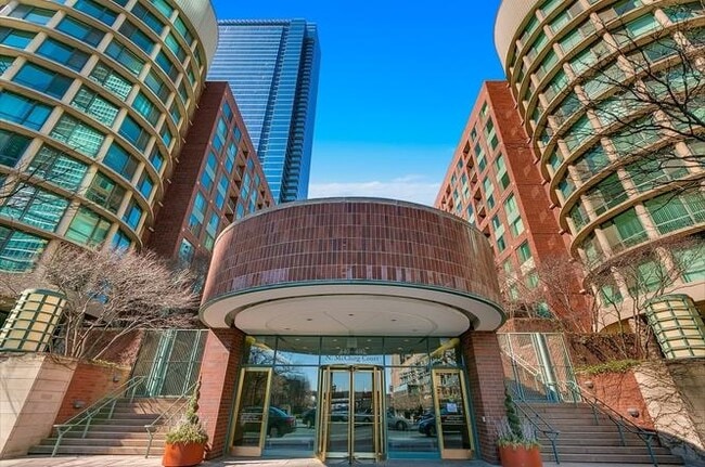 440 North McClurg Court, Unit 414