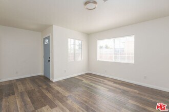 2134 Cloverdale Ave in Los Angeles, CA - Building Photo - Building Photo