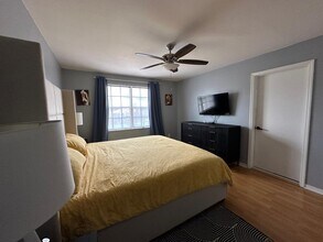 349 SW 121st Ave in Pembroke Pines, FL - Building Photo - Building Photo