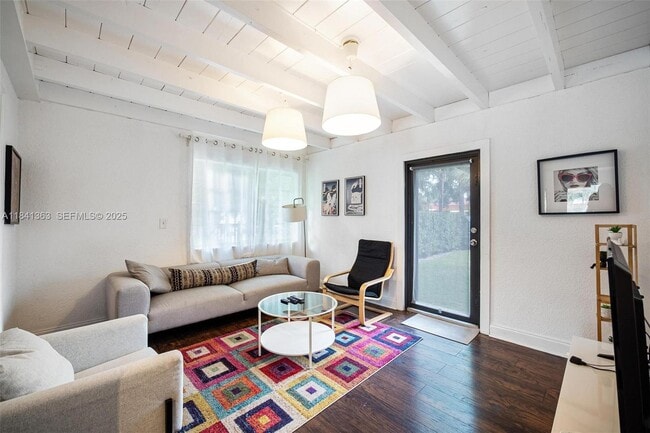 243 NW 44th St in Miami, FL - Building Photo - Building Photo