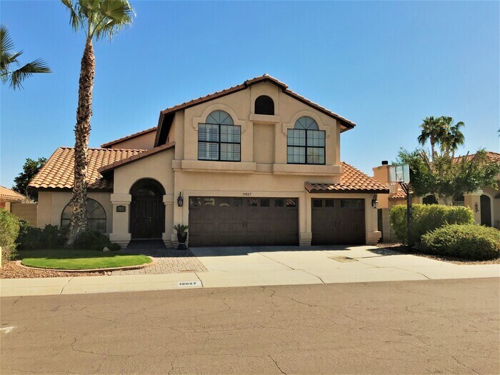 19027 N 74th Ave in Glendale, AZ - Building Photo