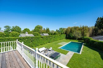 82 Powell Ave in Southampton, NY - Building Photo - Building Photo