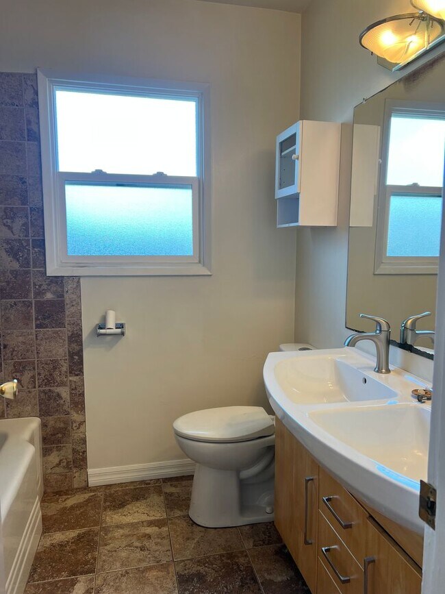 6672 Carthage St in San Diego, CA - Building Photo - Building Photo