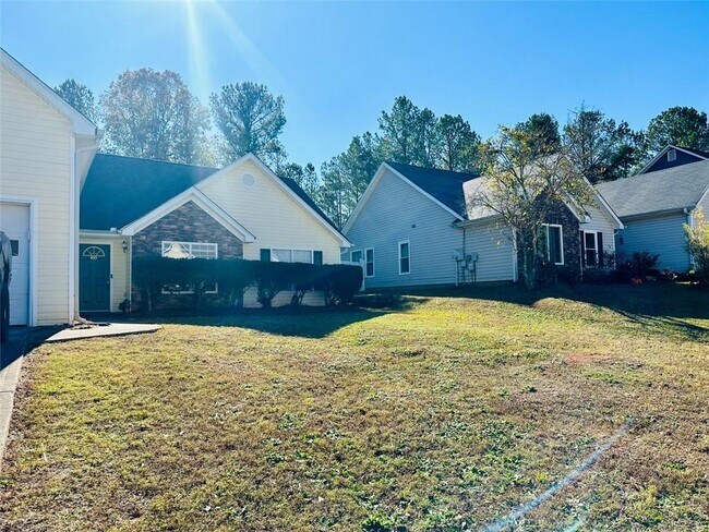 490 Oak Vista Ct in Lawrenceville, GA - Building Photo - Building Photo