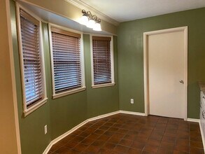 10514 Haddington Dr in Houston, TX - Foto de edificio - Building Photo