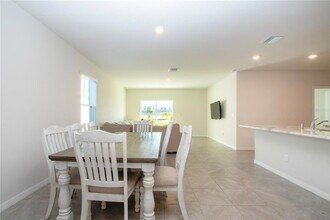 3513 Hilltop Cir in Lakewood Ranch, FL - Foto de edificio - Building Photo