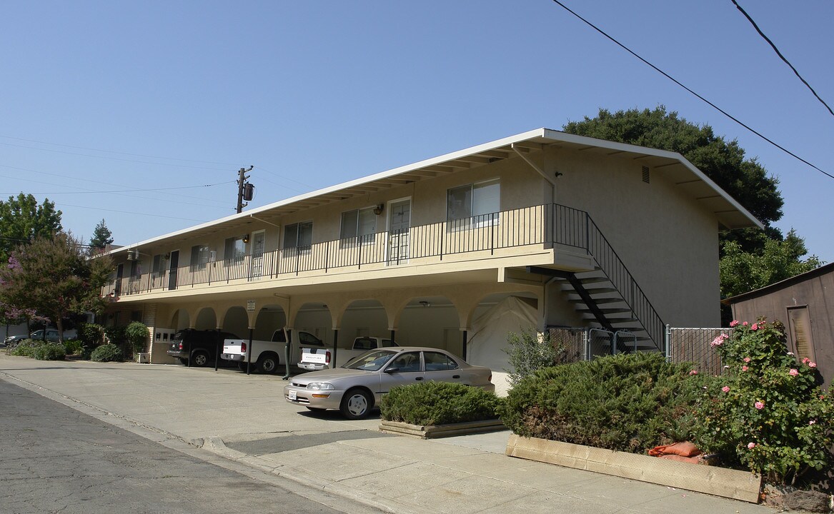 2840-2848 Castro St in Martinez, CA - Building Photo