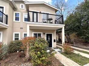 5004 Rowena Ave in Austin, TX - Foto de edificio - Building Photo