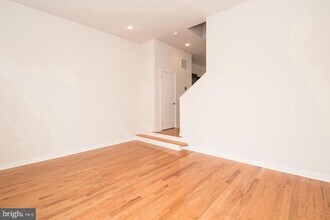 1012 Mt Vernon St in Philadelphia, PA - Building Photo - Building Photo