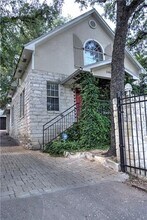 2404 Thornton Rd in Austin, TX - Building Photo - Building Photo