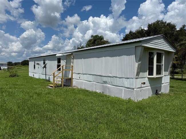 7238 Halima Rd in Dover, FL - Building Photo - Building Photo