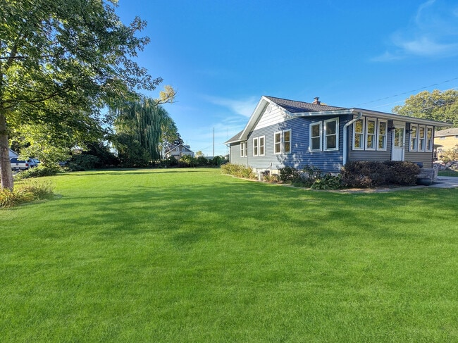 4408 Shorehaven Ln in Mount Pleasant, WI - Building Photo - Building Photo