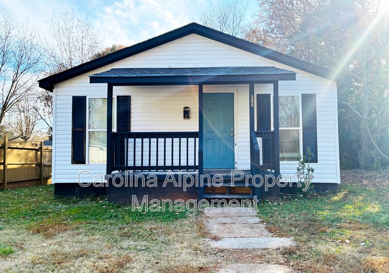 506 Bonny St in Shelby, NC - Foto de edificio