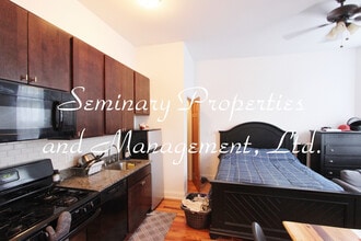 4502-04 N Paulina in Chicago, IL - Building Photo - Interior Photo